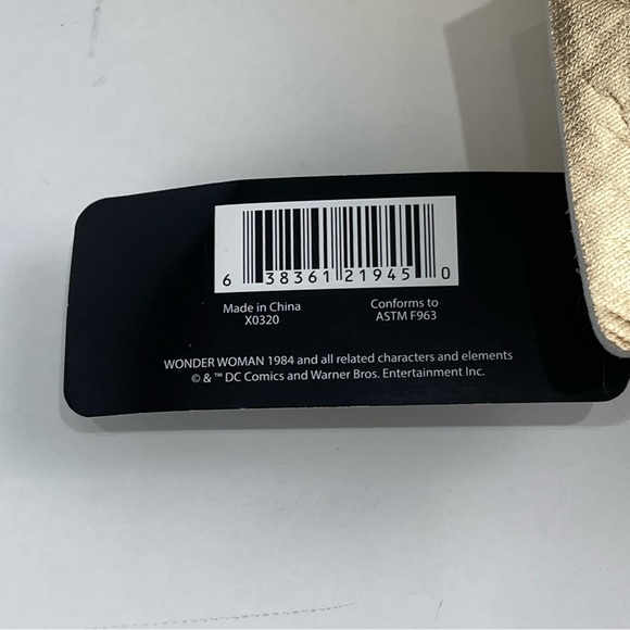 NWT DC Universe WW84 Golden Armor Wonder Woman 8" Plush Cinemark Exclusive - Picture 8 of 12